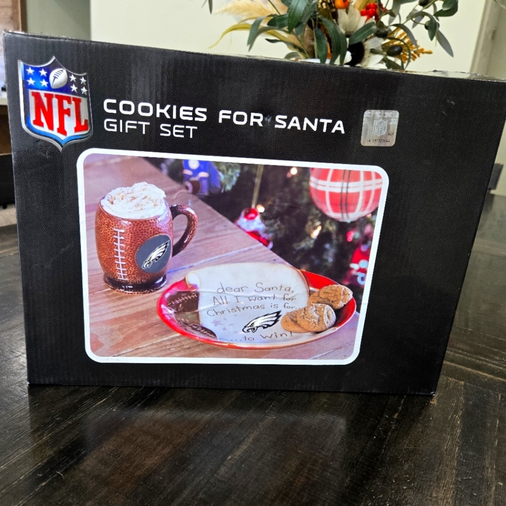 NFL Eagles cookies for Santa gift set